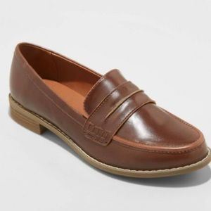 EUC Women's Quinn Faux Leather Loafers - Universal Thread Brown size 9.5